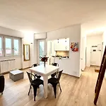 Art - Free Parking Apartamento