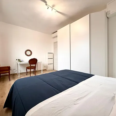 Art - Free Parking Apartment Milan